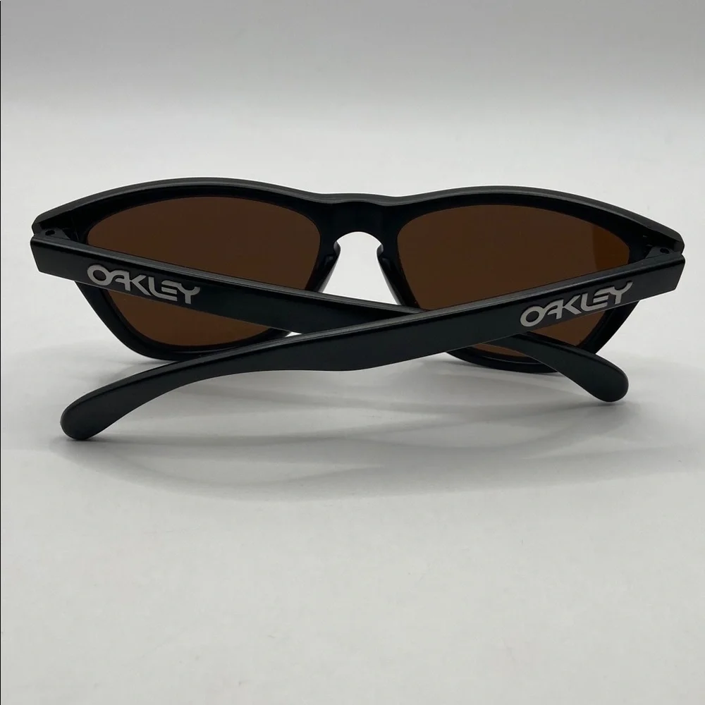 Vintage Oakley Frogskins Matte Black Sunglasses With Bronze Amber Lense